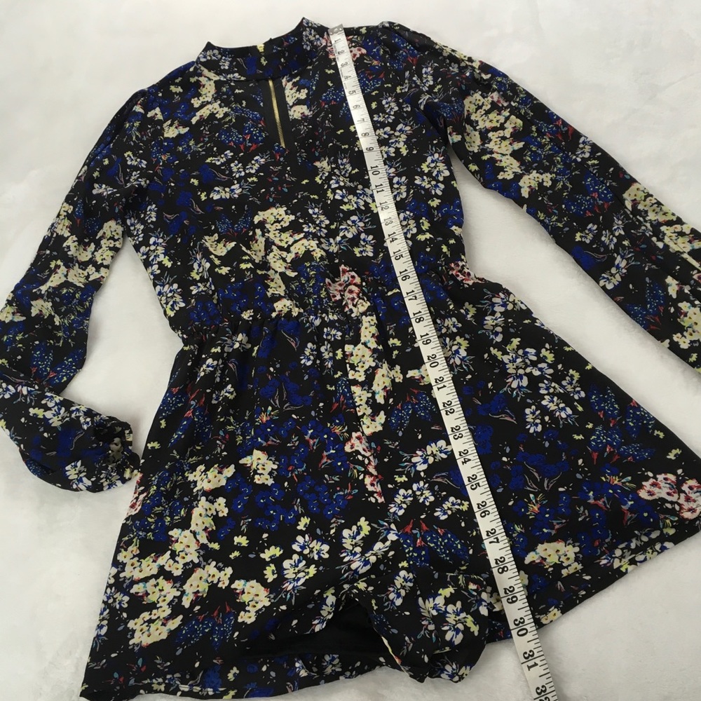 Material Girl Floral Romper Slit Sleeves Size S - Picture 3 of 7